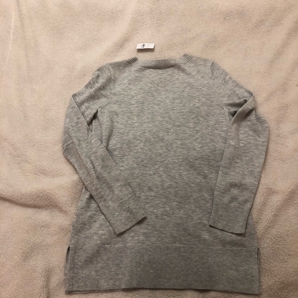 V Neck tunic sweater - NWT - Picture 3 of 3